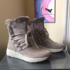 EARTH Roamer Taupe Beige Suede Lace Up Boots $139.95 EUC 7.5